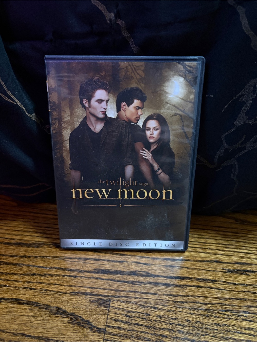 The Twilight Saga: New Moon DVD - Brown/Gold Cover